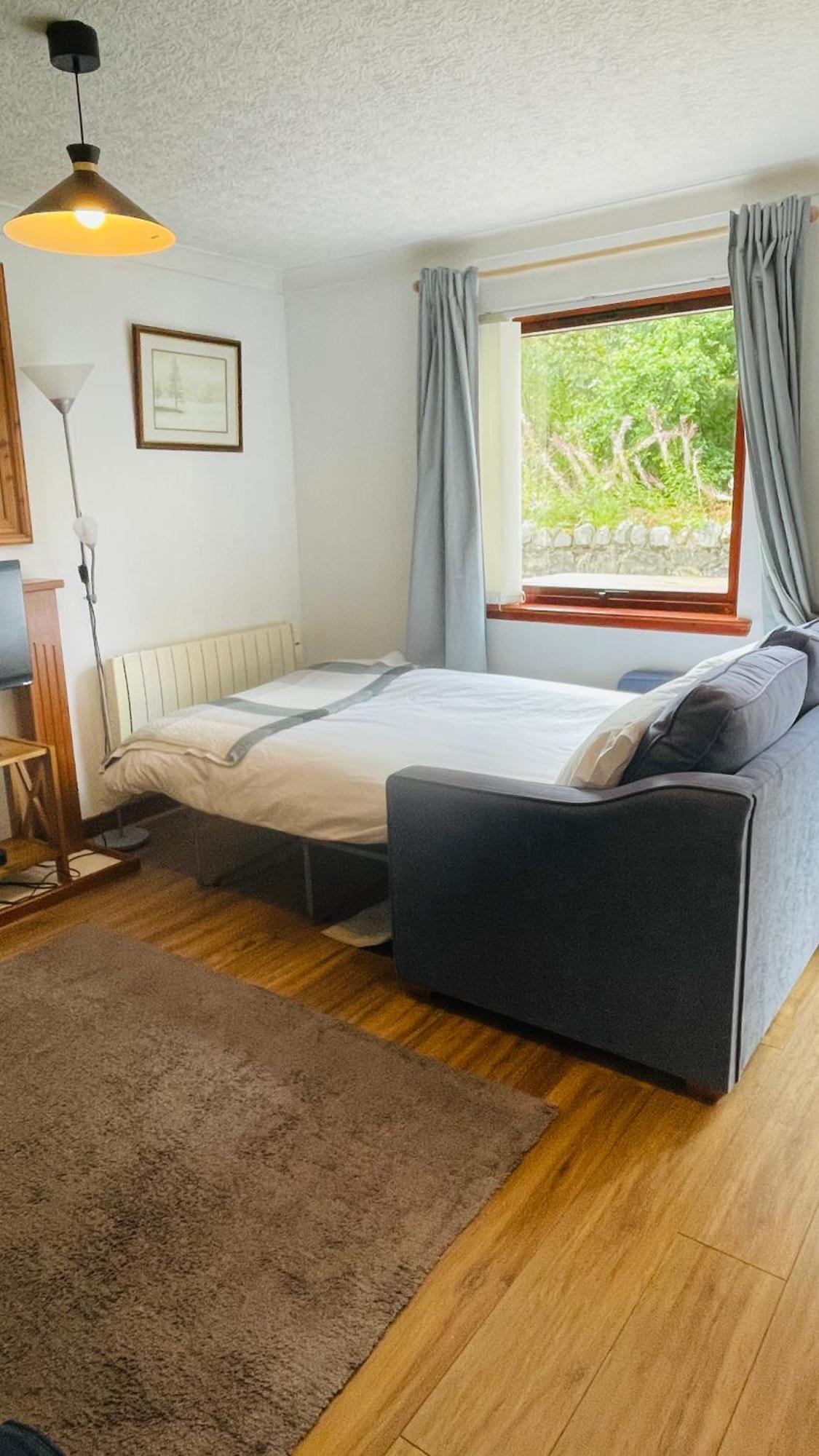 ドラムナドロッキットStylish Garden Flat Near Loch Nessアパートメント エクステリア 写真