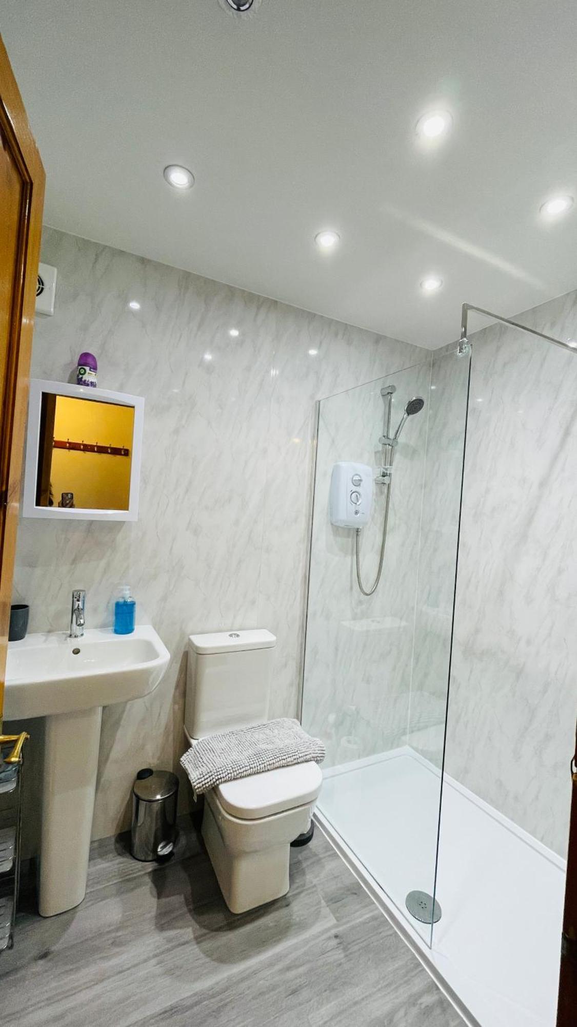 ドラムナドロッキットStylish Garden Flat Near Loch Nessアパートメント エクステリア 写真